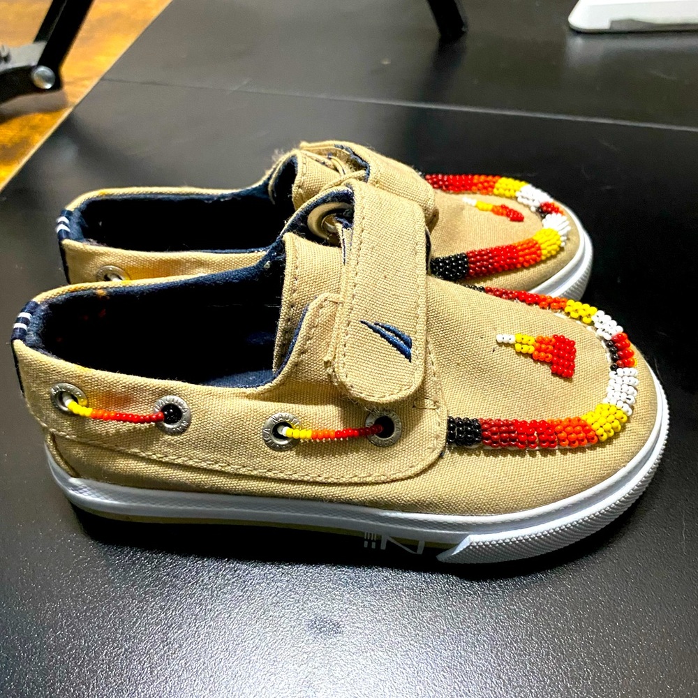 Toddler shoes 7C Nautica